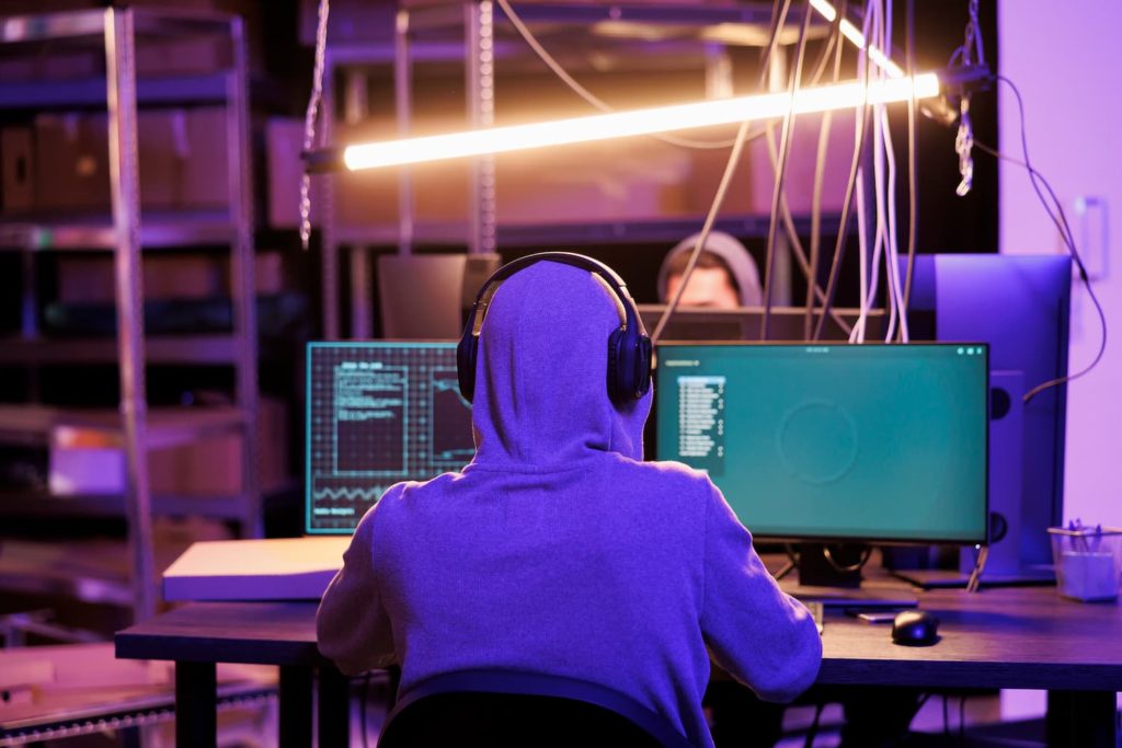 Cybercriminel s'en prenant aux données de sauvegarde d'une entreprise